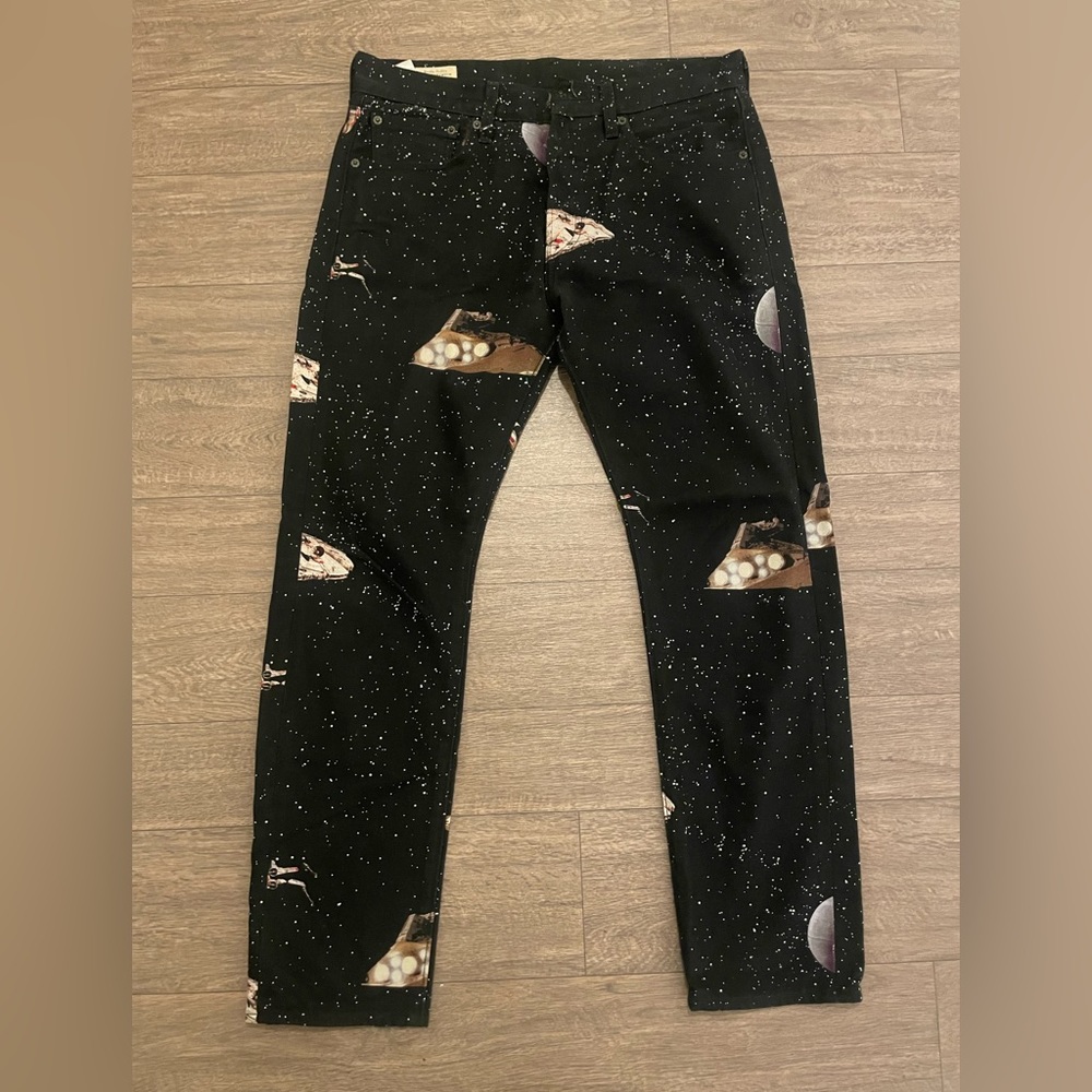 Levis x Star Wars 501 taper sz 32x30 missing button